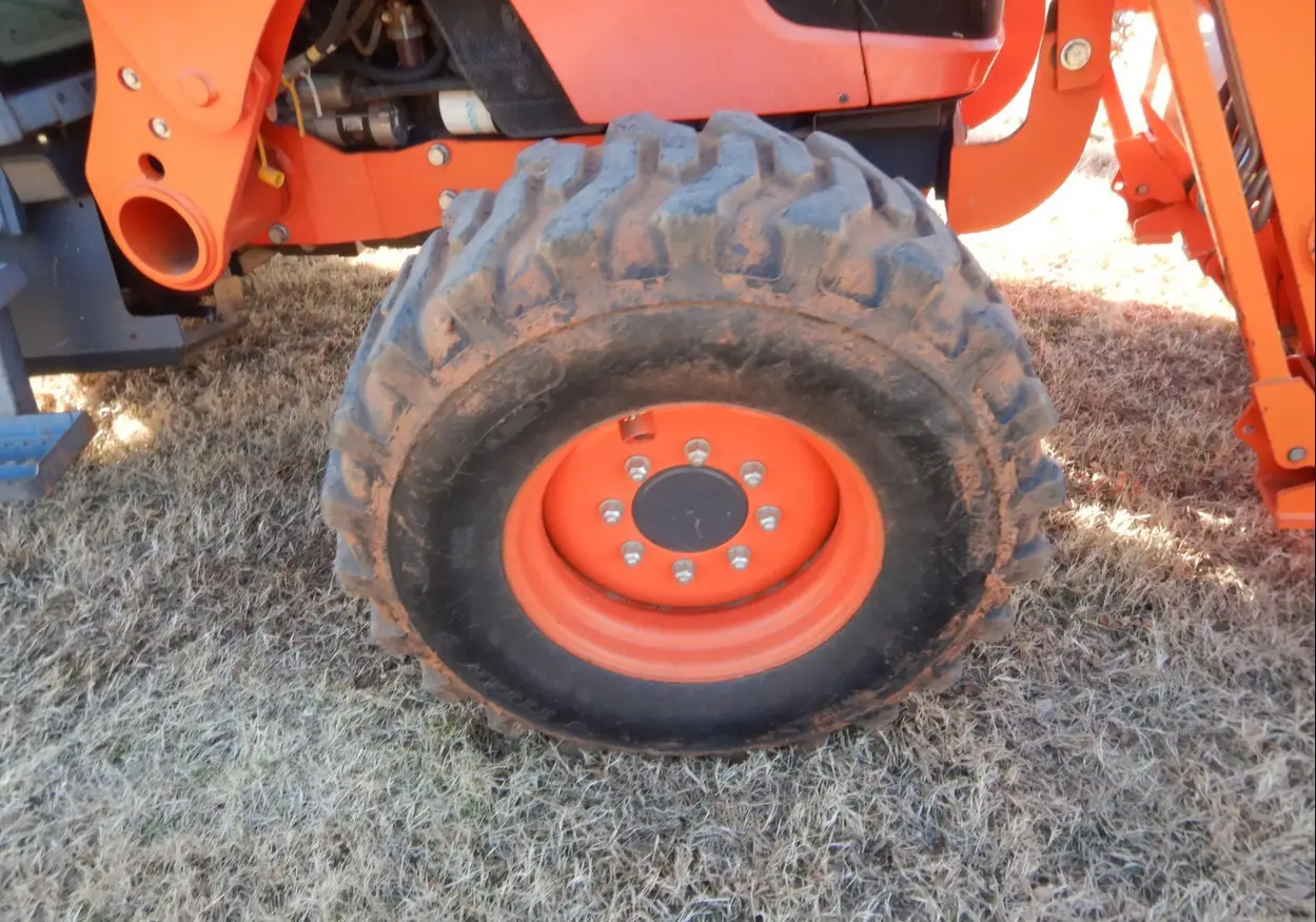 2013 Kubota M7040D MFWD Tractor For Sale | Low Hours | Live Auction