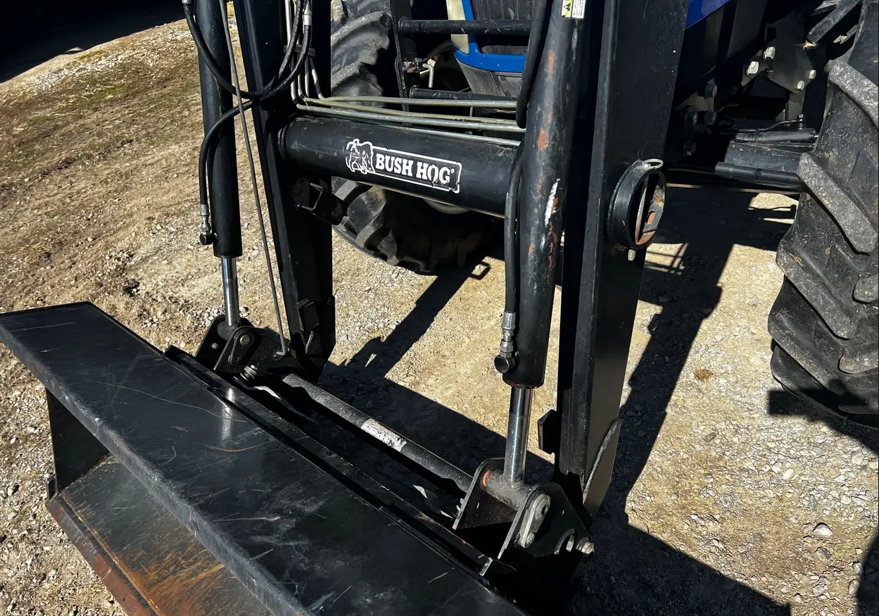 2007 New Holland TL100A MFWD Tractor For Sale | Low Hours | Live Auction