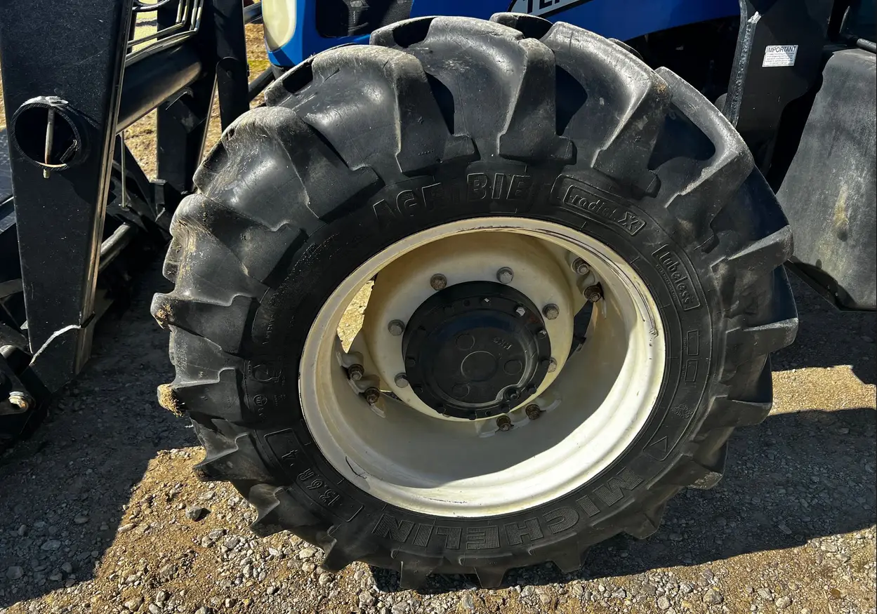 2007 New Holland TL100A MFWD Tractor For Sale | Low Hours | Live Auction