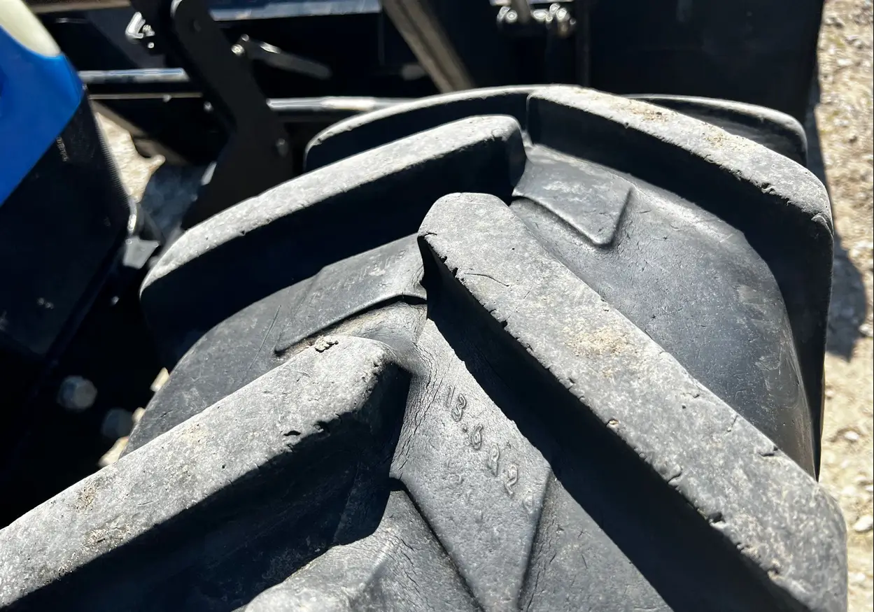 2007 New Holland TL100A MFWD Tractor For Sale | Low Hours | Live Auction