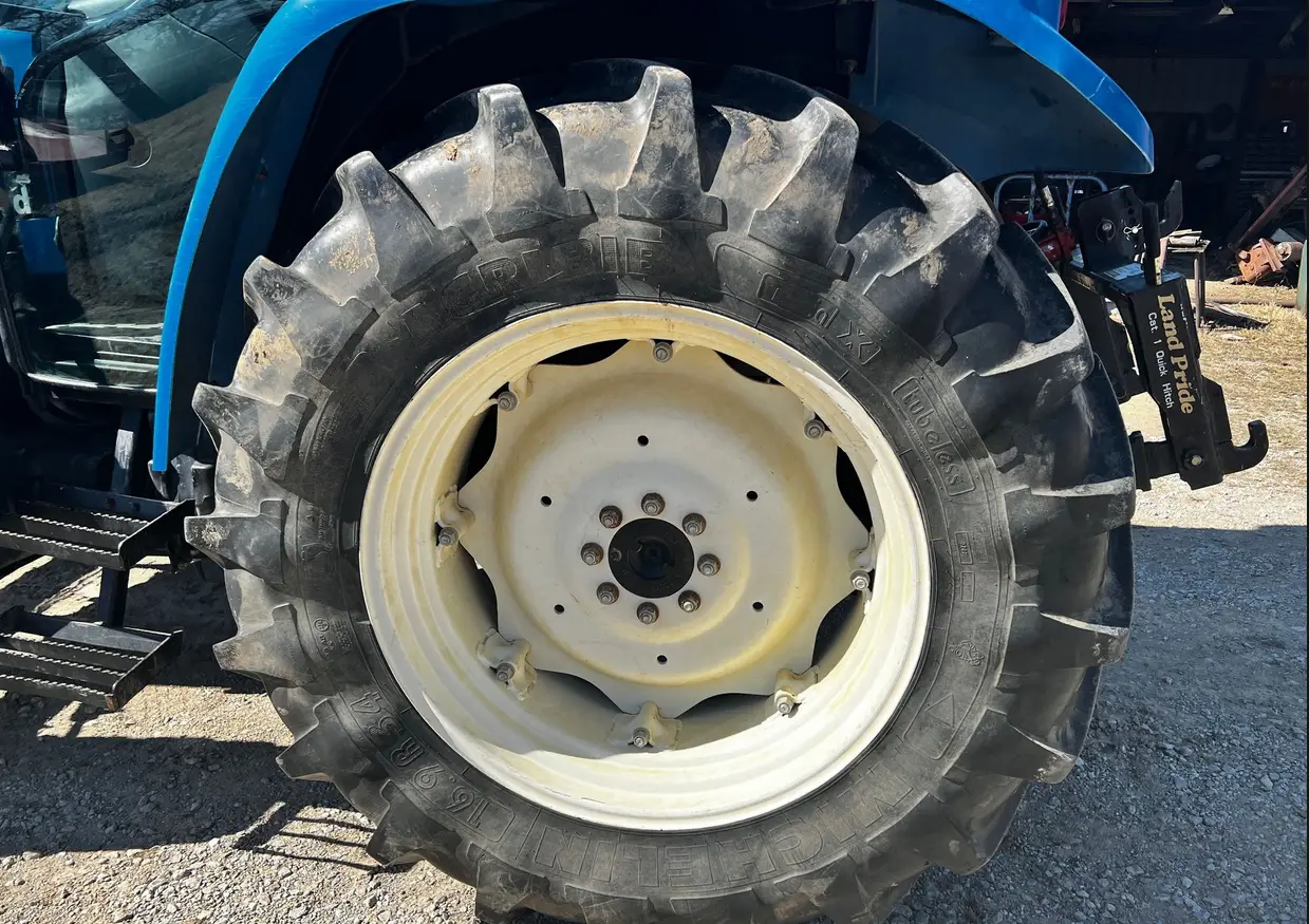 2007 New Holland TL100A MFWD Tractor For Sale | Low Hours | Live Auction