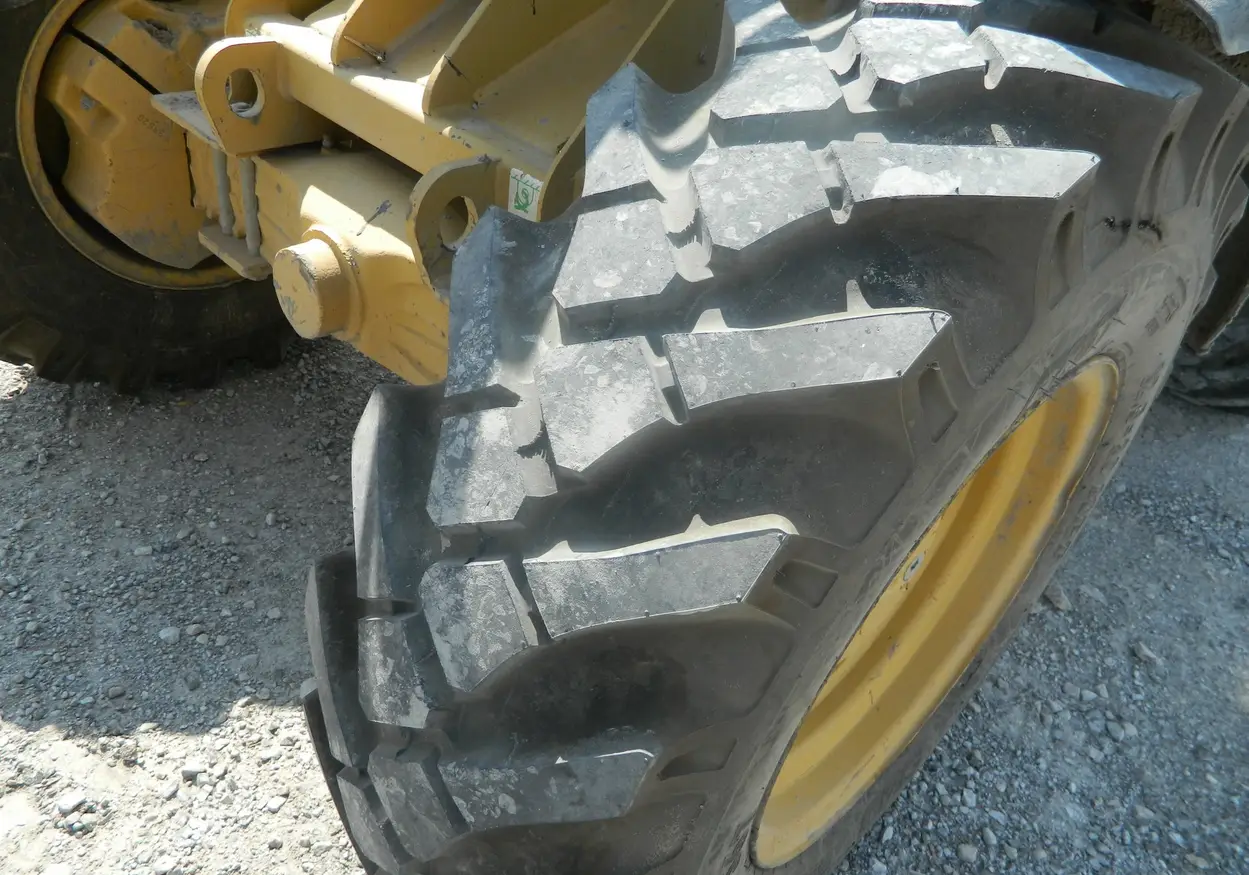 1999 Caterpillar 906 wheel loader For Sale | Low Hours | Live Auction
