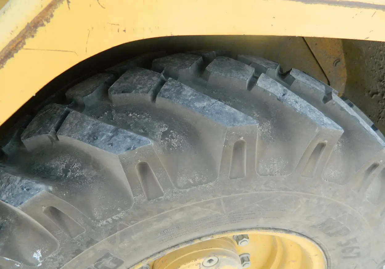 1999 Caterpillar 906 wheel loader For Sale | Low Hours | Live Auction