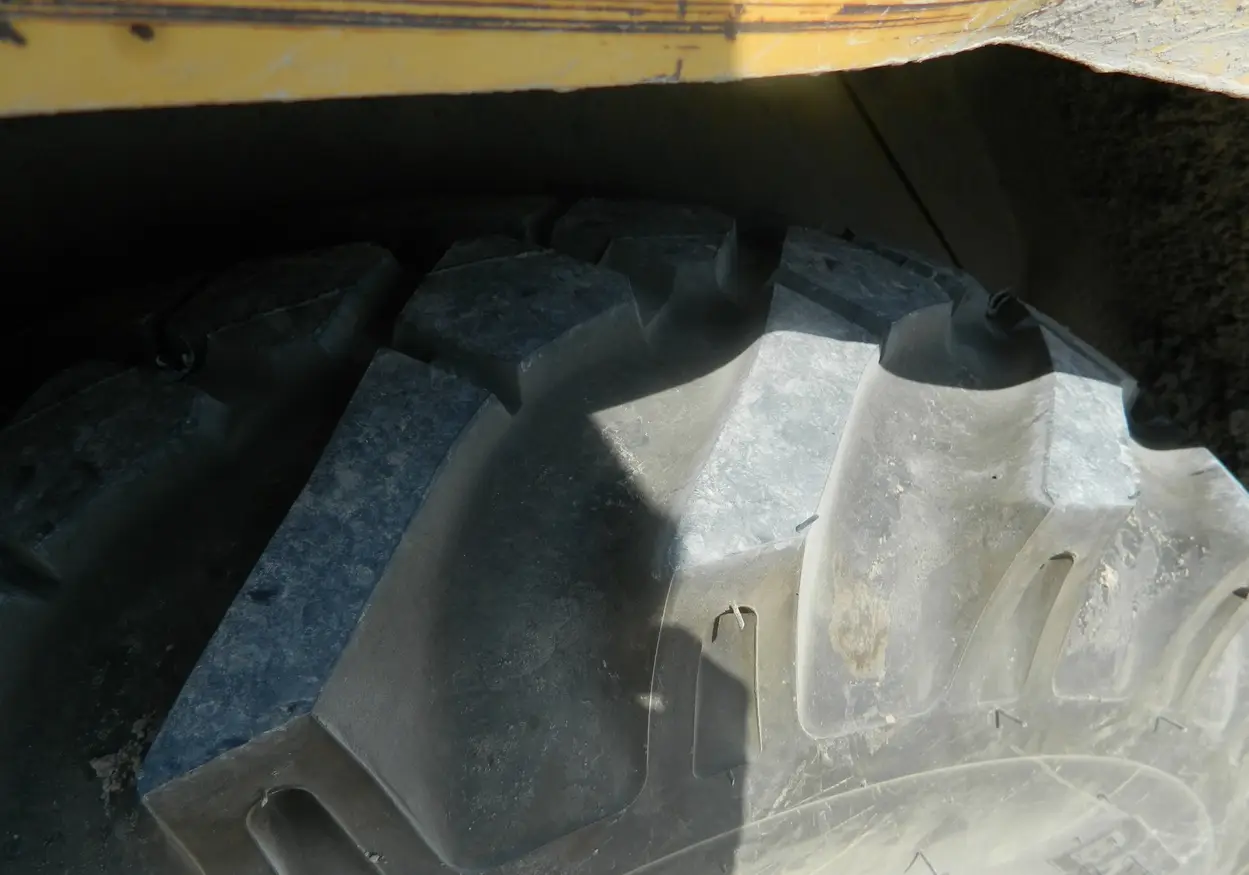 1999 Caterpillar 906 wheel loader For Sale | Low Hours | Live Auction