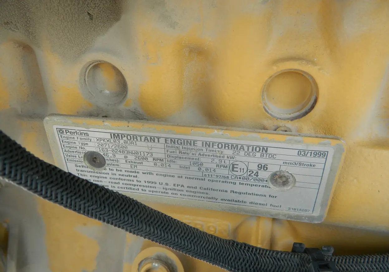 1999 Caterpillar 906 wheel loader For Sale | Low Hours | Live Auction