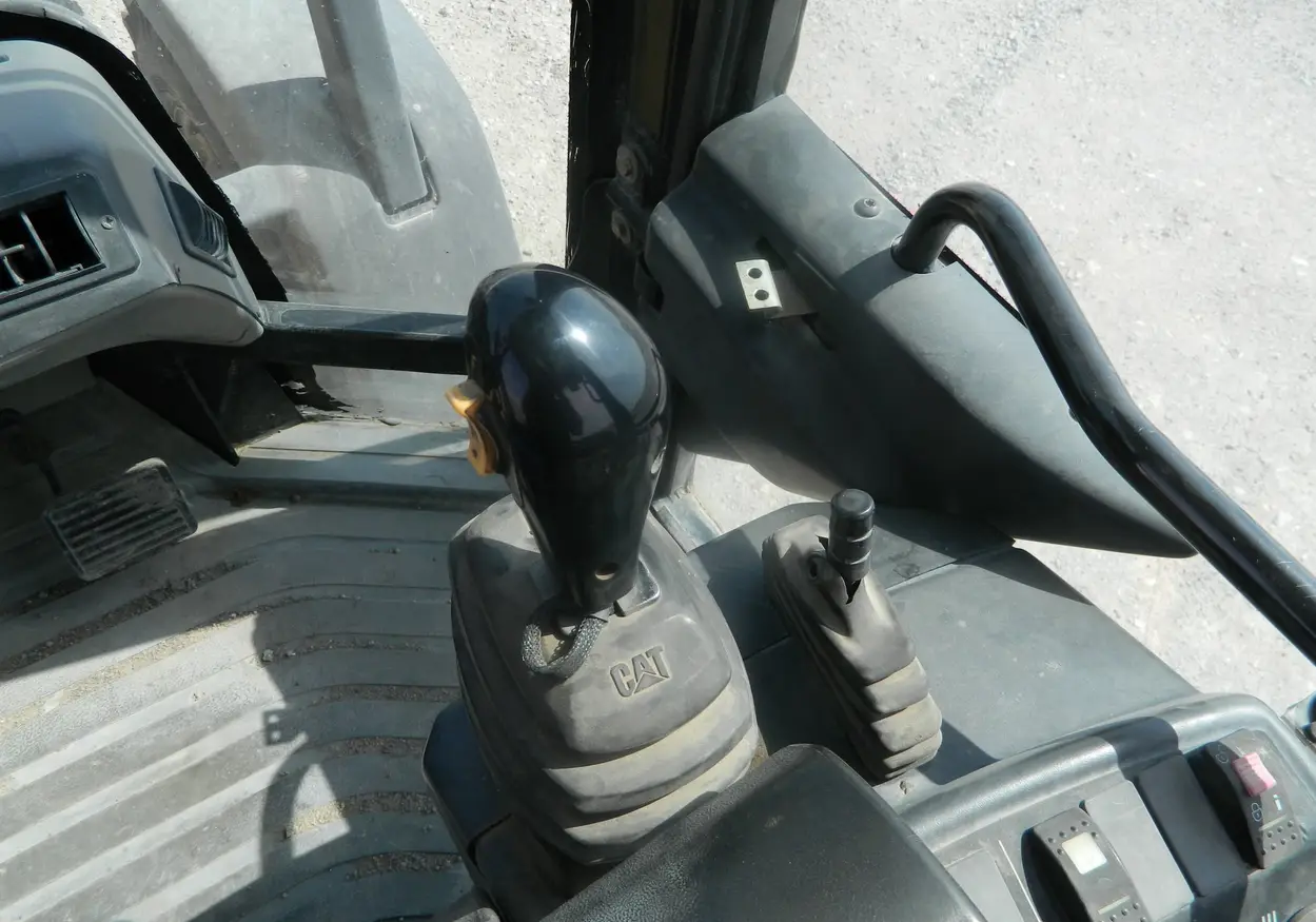 1999 Caterpillar 906 wheel loader For Sale | Low Hours | Live Auction