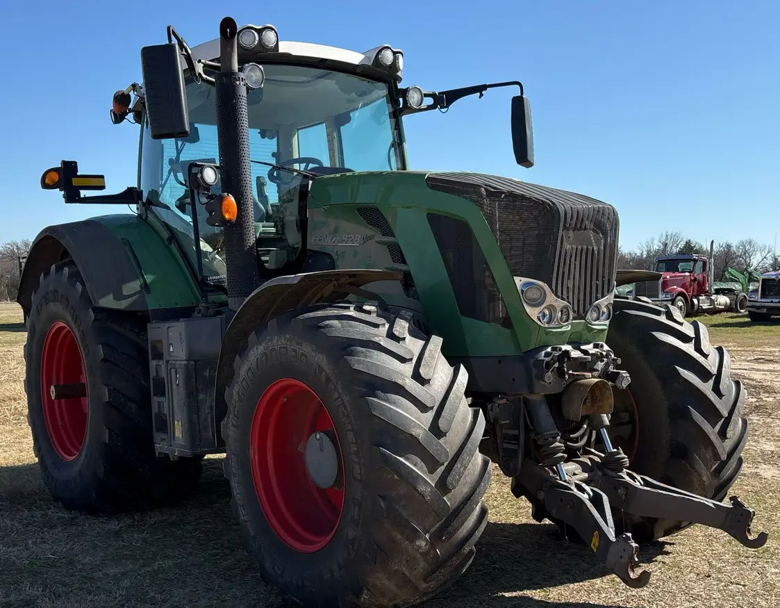 2013 Fendt 828 Vario MFWD Tractor For Sale | Low Hours | Live Auction
