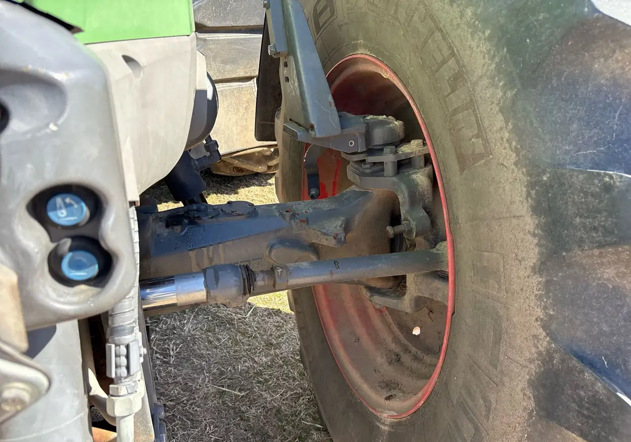 2013 Fendt 828 Vario MFWD Tractor For Sale | Low Hours | Live Auction