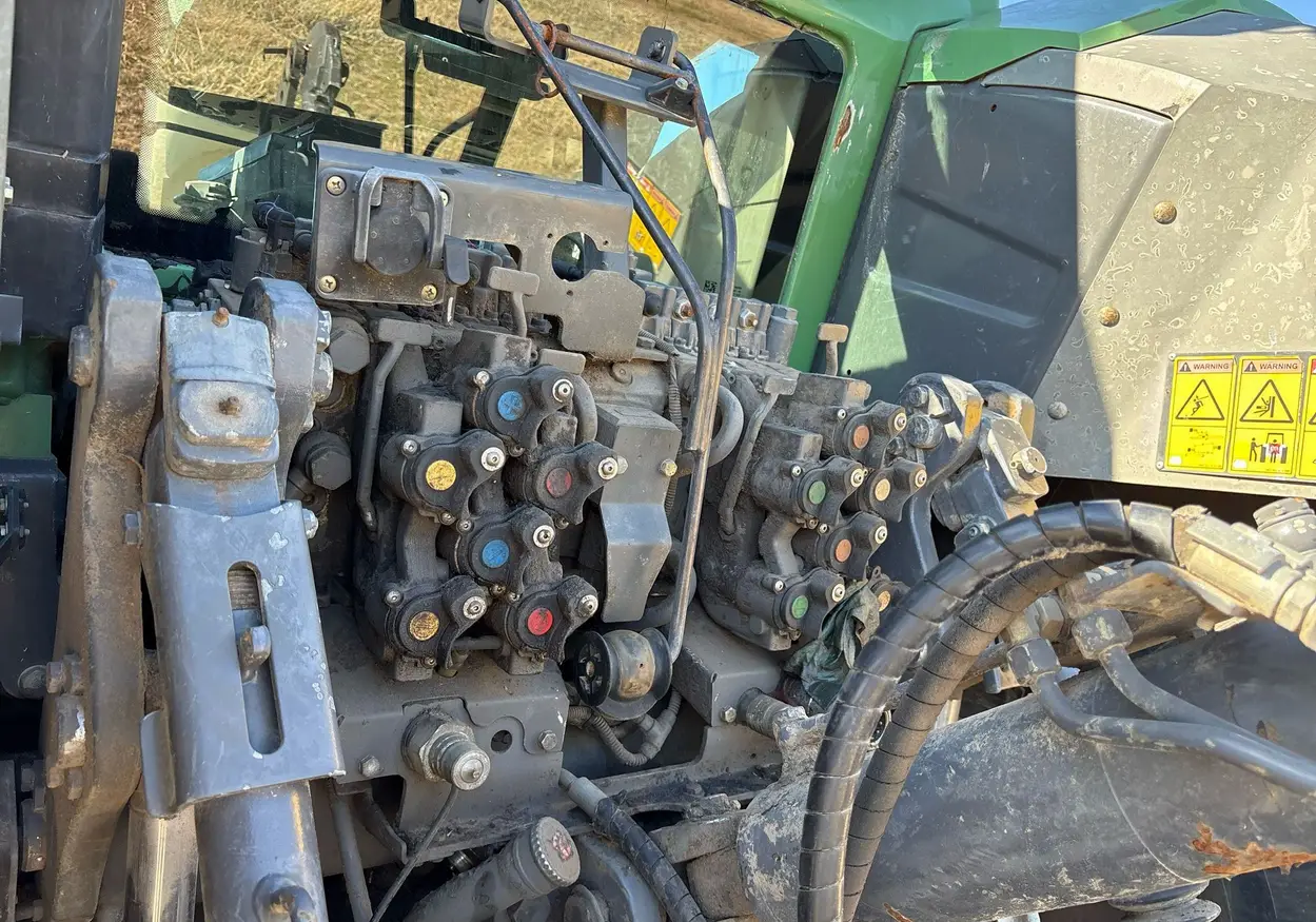 2013 Fendt 828 Vario MFWD Tractor For Sale | Low Hours | Live Auction
