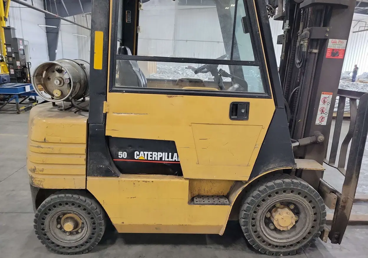 1998 Caterpillar GP25 Forklift For Sale | Low Hours | Live Auction