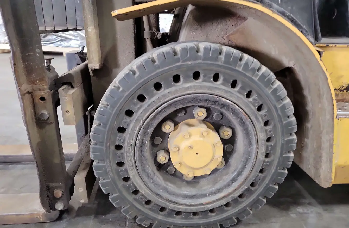 1998 Caterpillar GP25 Forklift For Sale | Low Hours | Live Auction