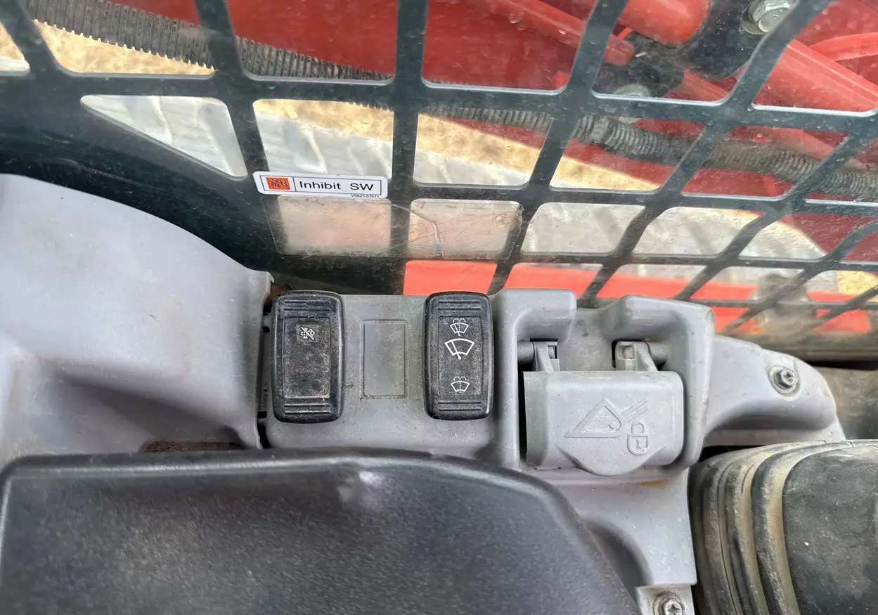 2022 Kubota SVL75-2 tracked skid steer loader For Sale | Low Hours | Live Auction