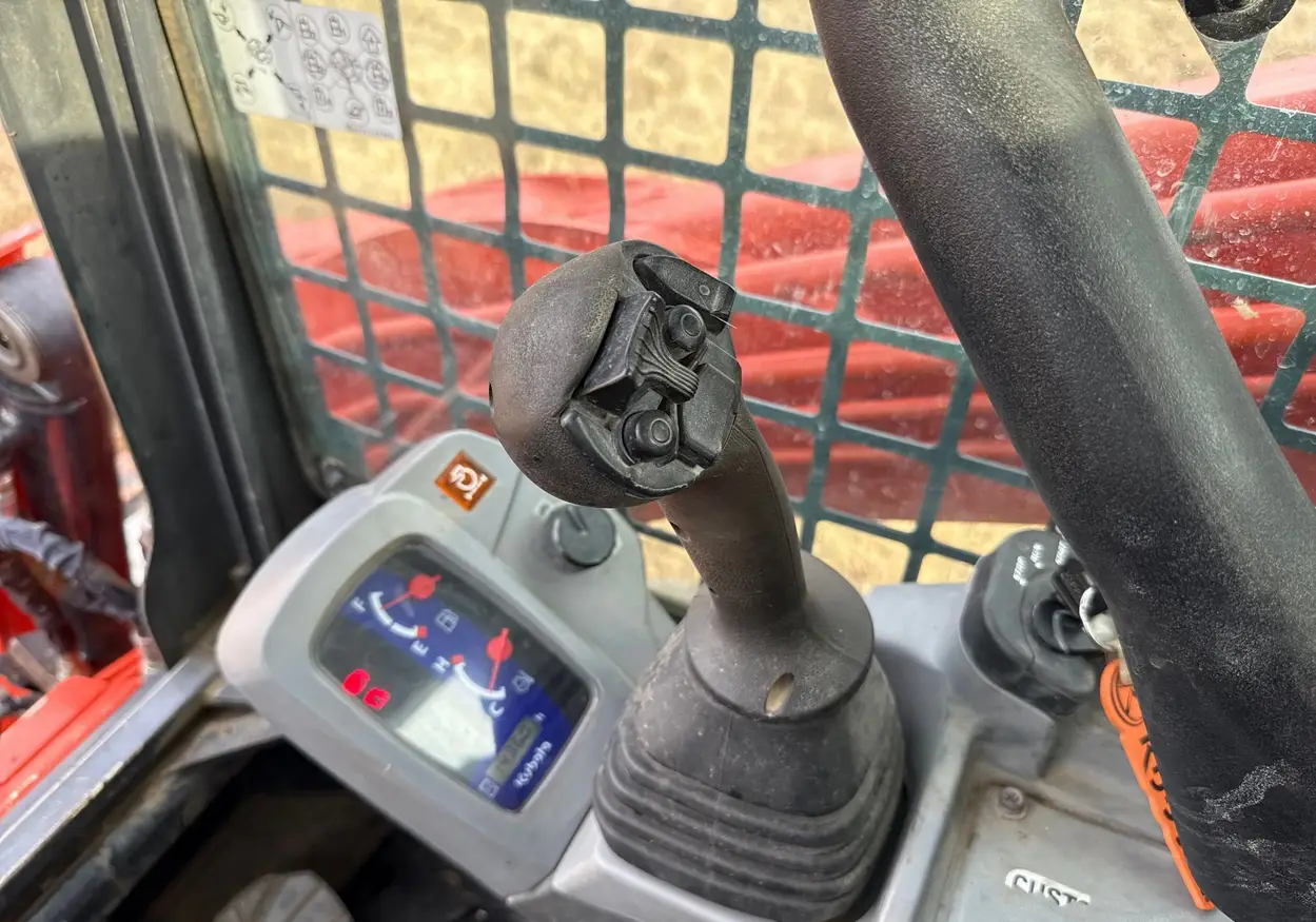 2022 Kubota SVL75-2 tracked skid steer loader For Sale | Low Hours | Live Auction