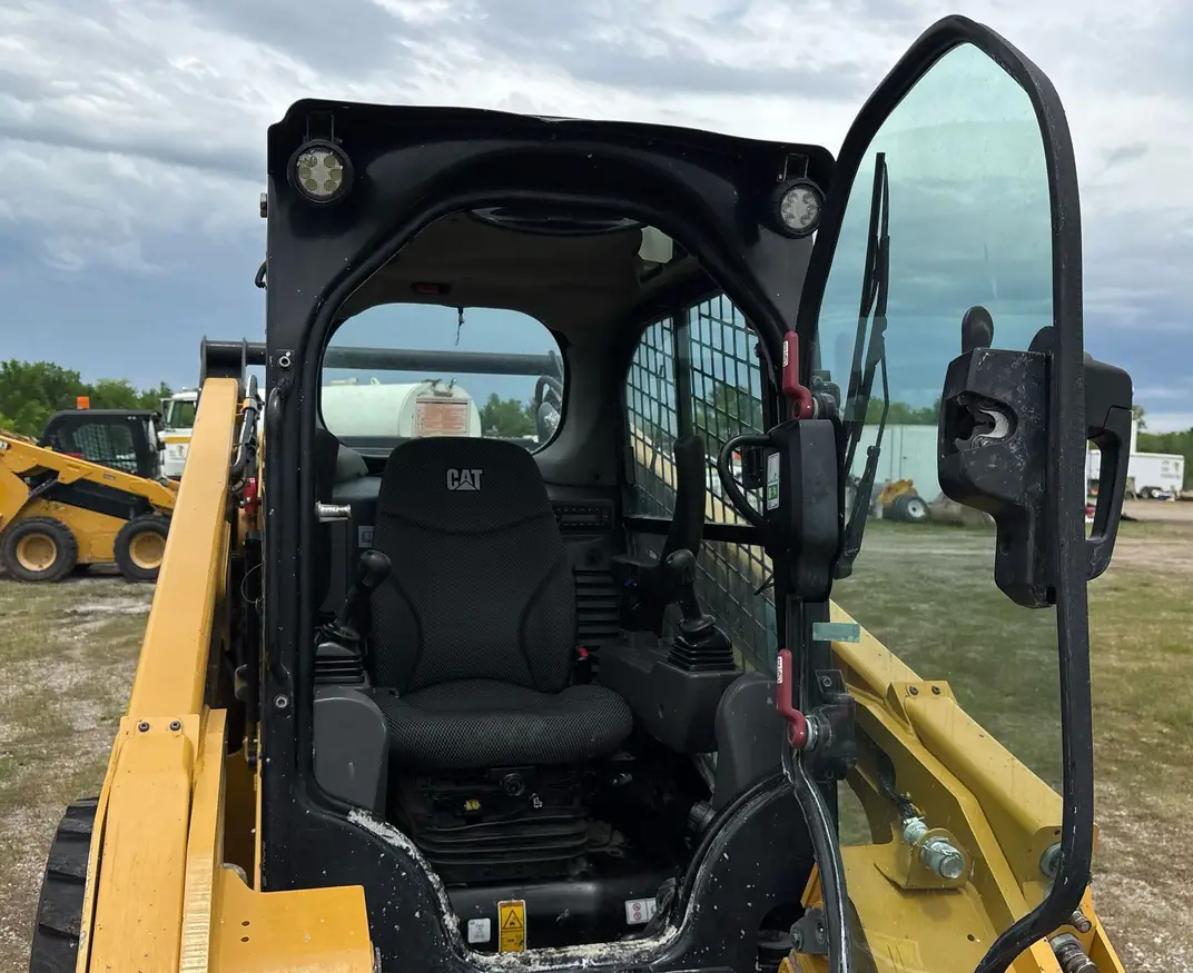 2021 Caterpillar 262D3 tracked skid steer loader For Sale | Low Hours | Live Auction