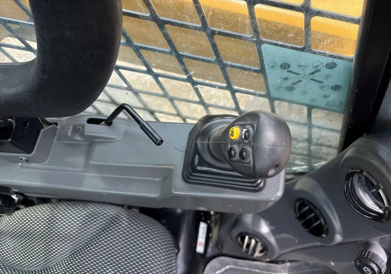 2021 Caterpillar 262D3 tracked skid steer loader For Sale | Low Hours | Live Auction