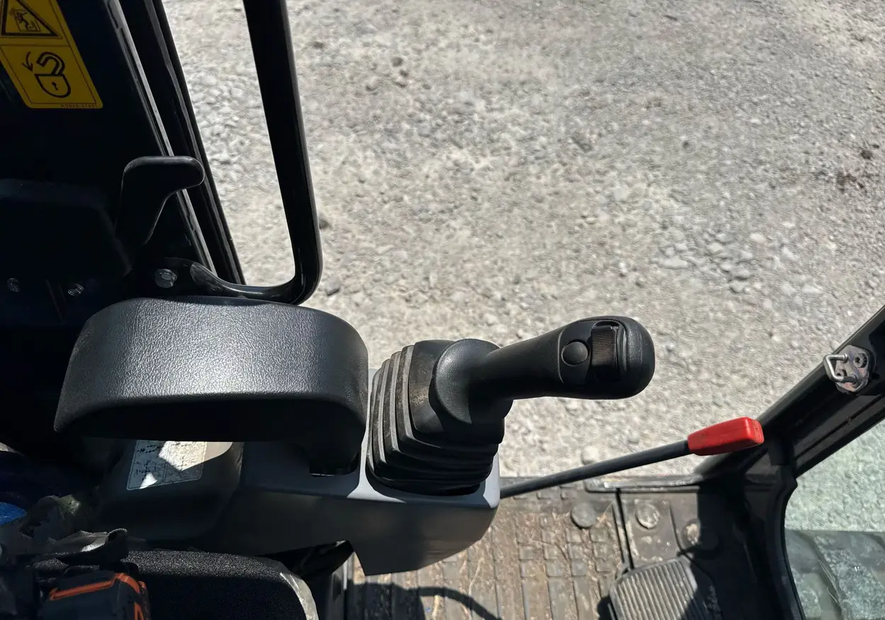 2022 Kubota KX080-4 Super Series 2 Mini Excavator For Sale | Low Hours | Live Auction