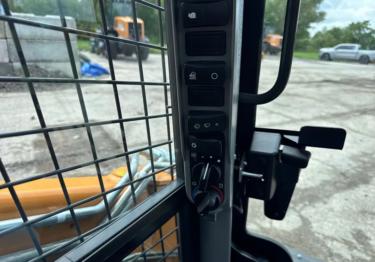 2023 Case SV280B skid steer loader For Sale | Low Hours | Live Auction