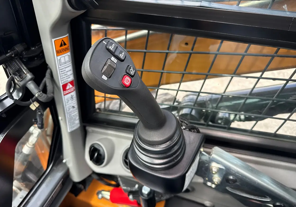 2023 Case SV280B skid steer loader For Sale | Low Hours | Live Auction