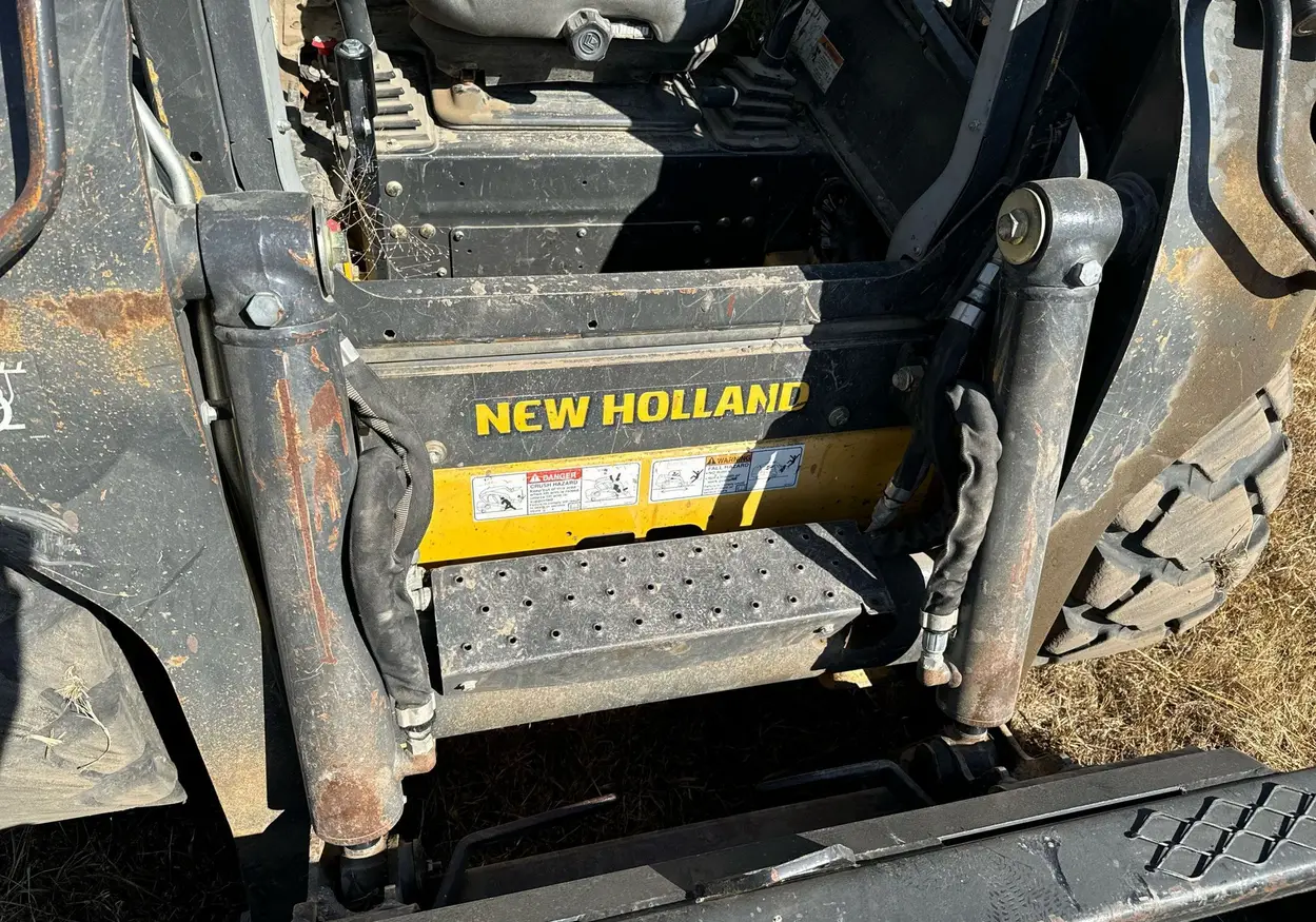 2019 New Holland L228 skid steer loader
