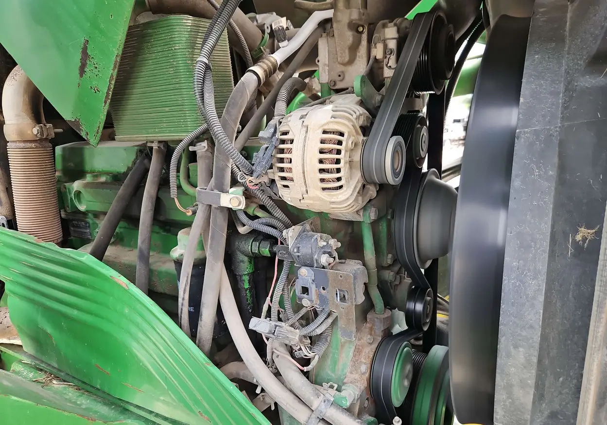 2004 John Deere 7320 MFWD tractor