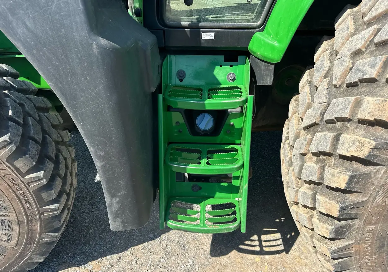 2021 John Deere 6110M MFWD tractor