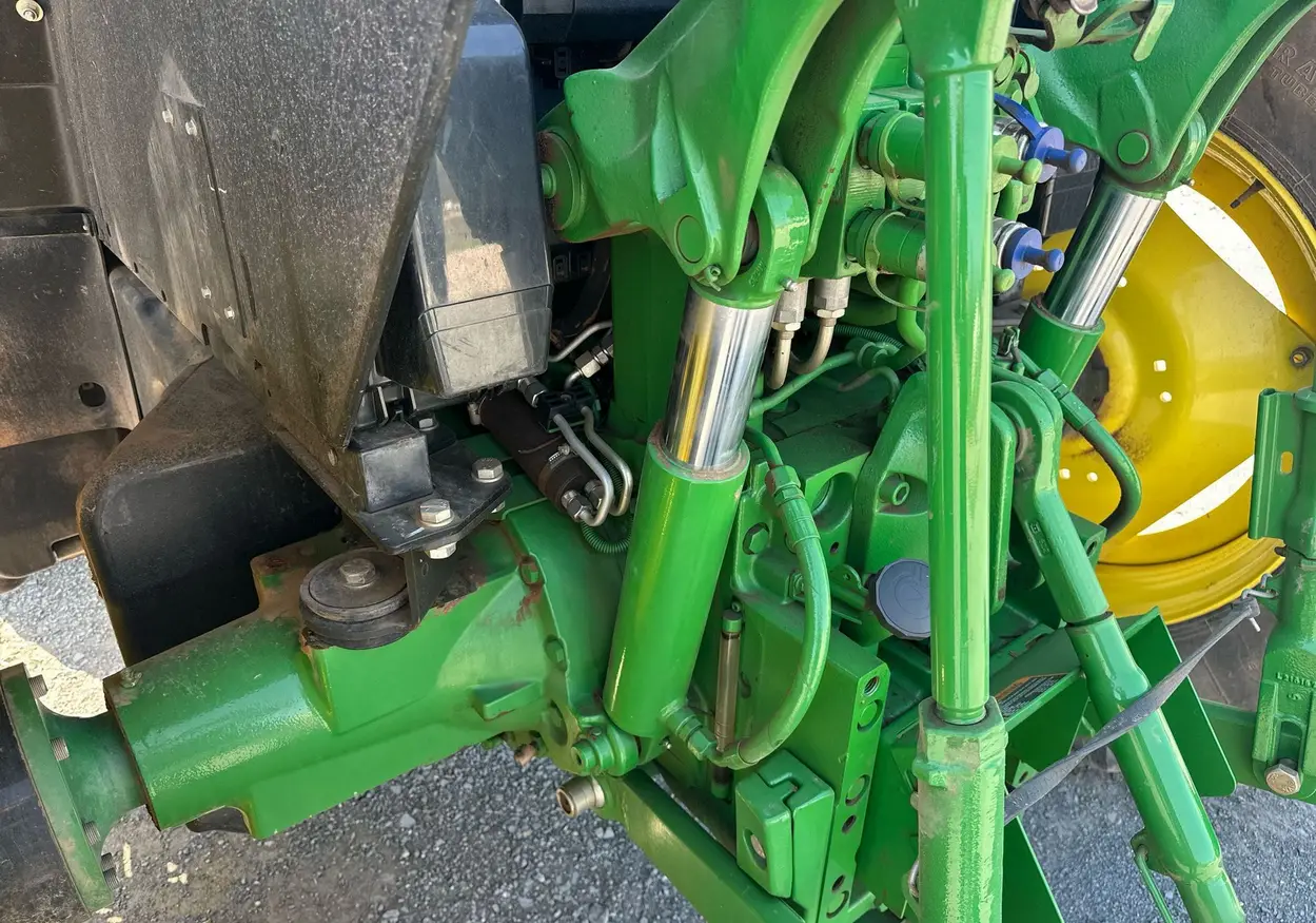 2021 John Deere 6110M MFWD tractor