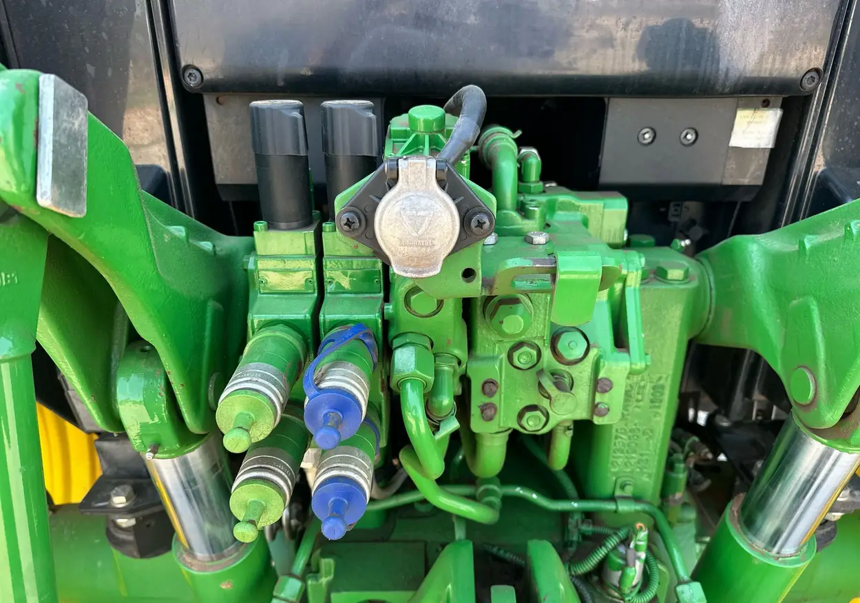 2021 John Deere 6110M MFWD tractor