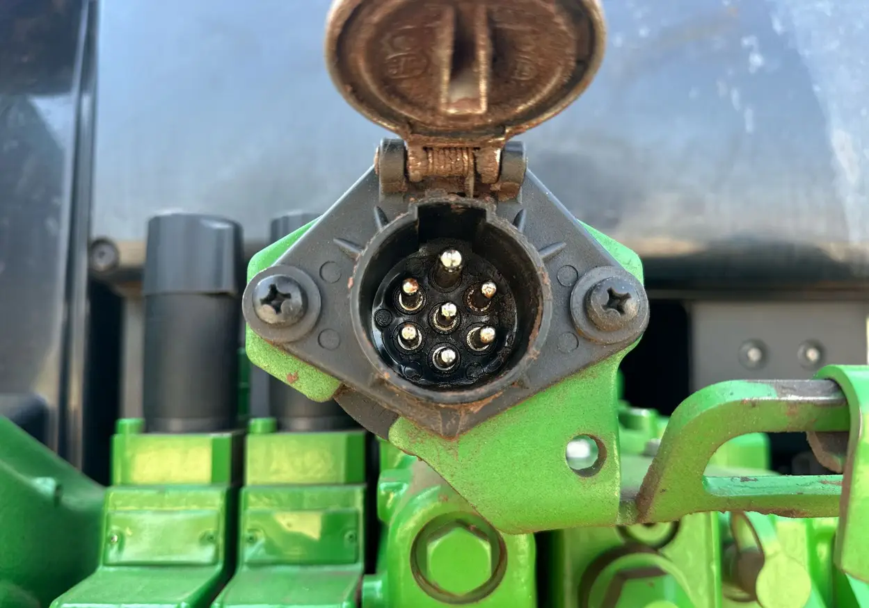 2021 John Deere 6110M MFWD tractor