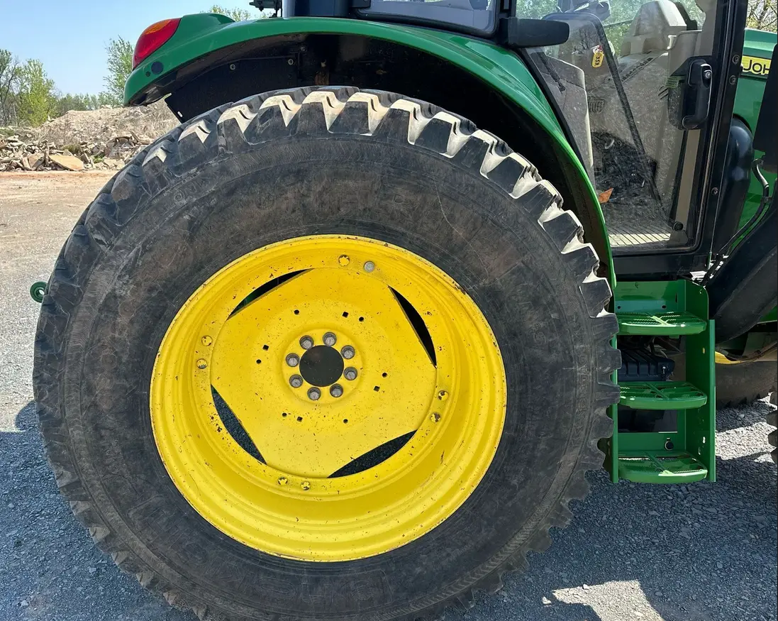 2021 John Deere 6110M MFWD tractor