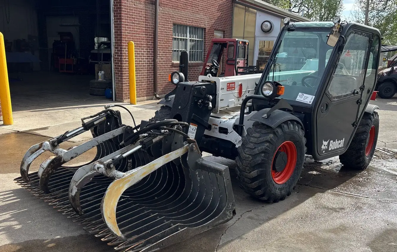 2016 Bobcat V417 telehandler