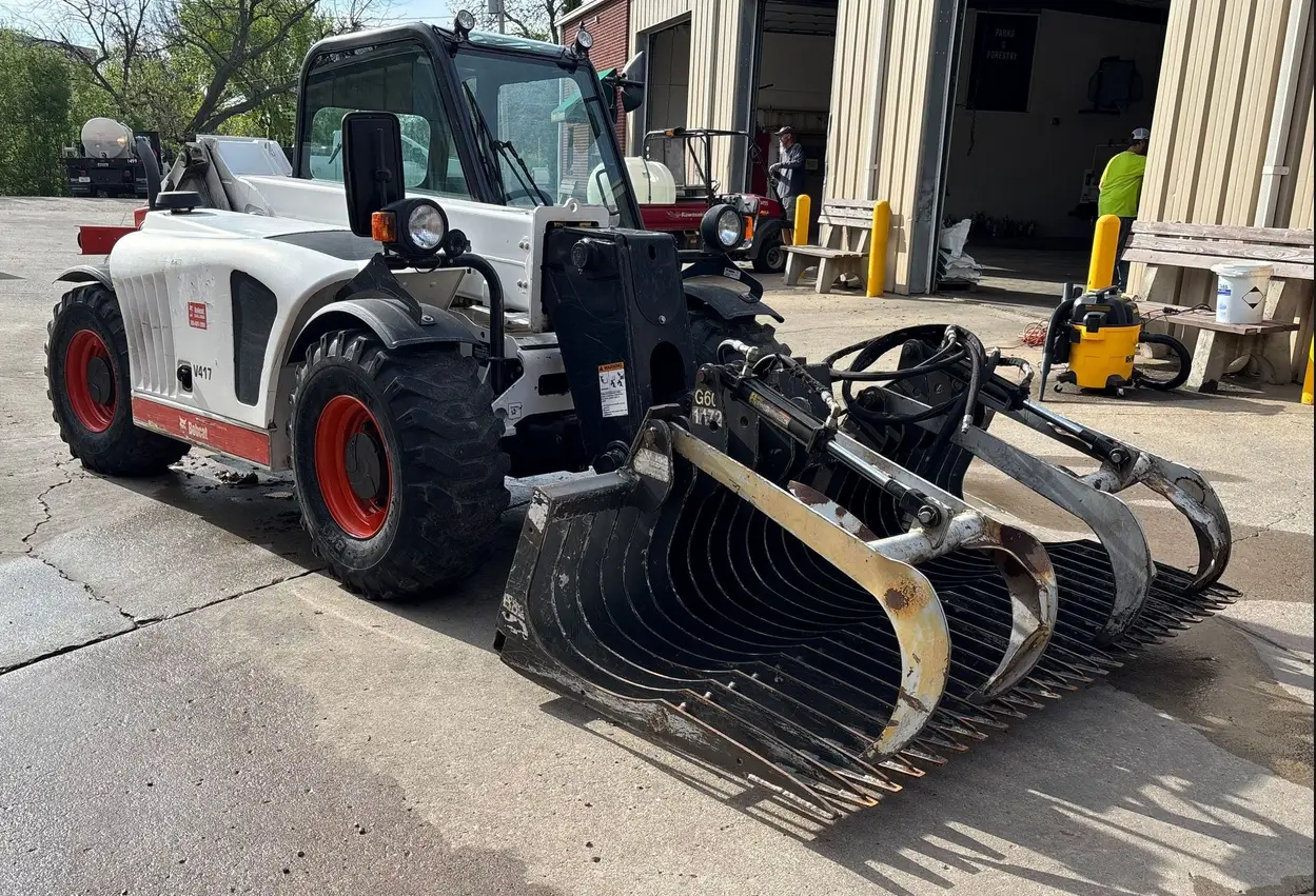 2016 Bobcat V417 telehandler
