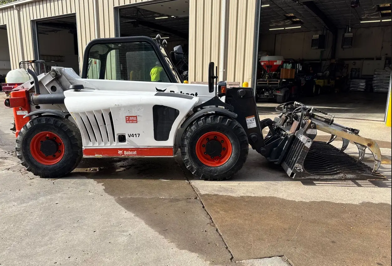 2016 Bobcat V417 telehandler