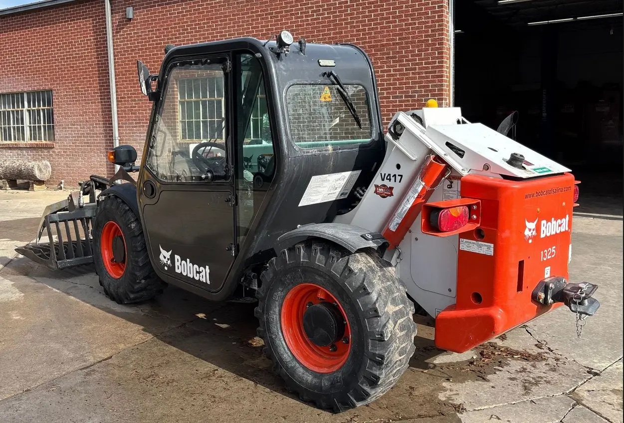 2016 Bobcat V417 telehandler