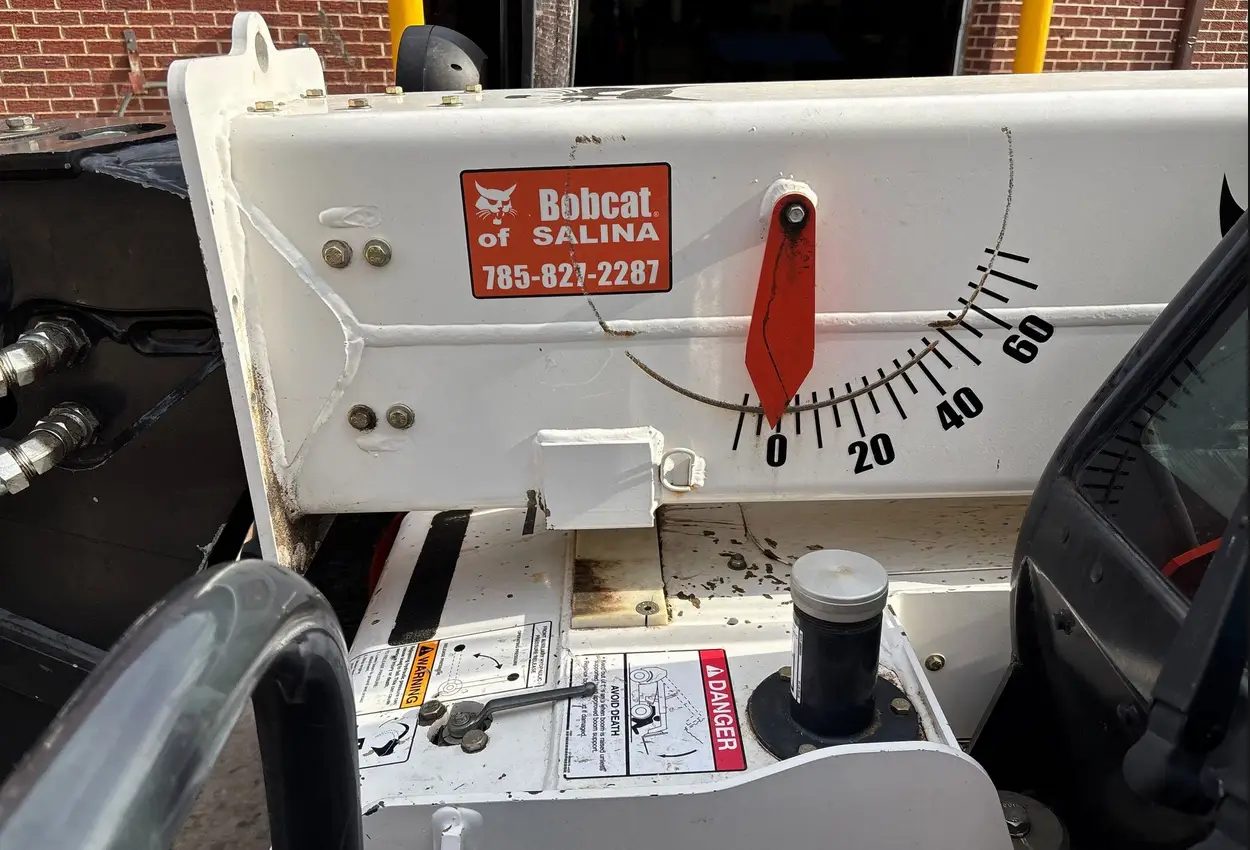 2016 Bobcat V417 telehandler