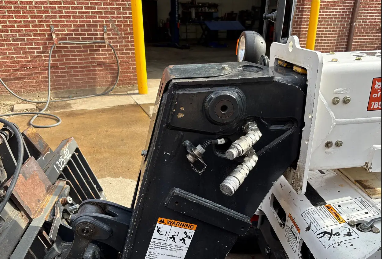 2016 Bobcat V417 telehandler