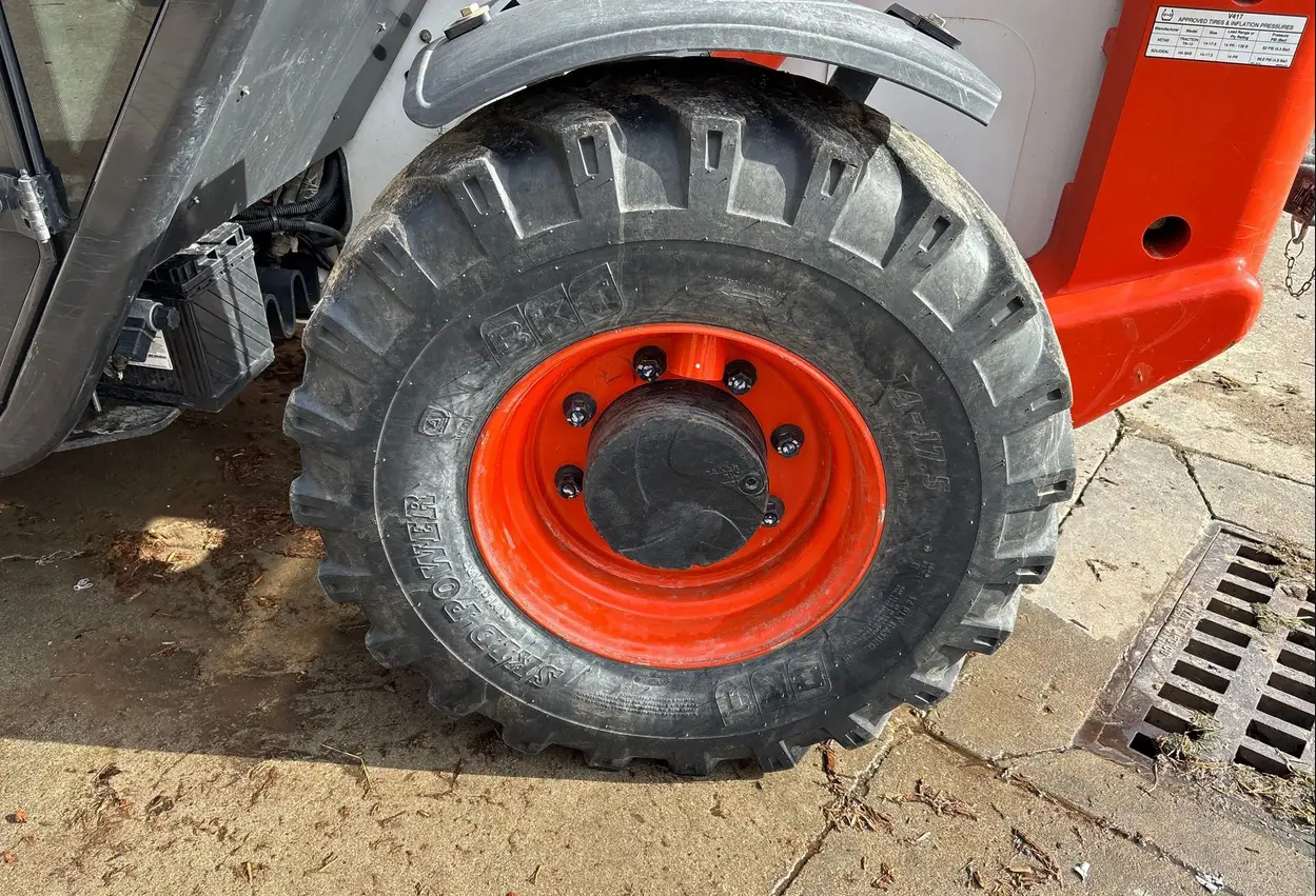 2016 Bobcat V417 telehandler