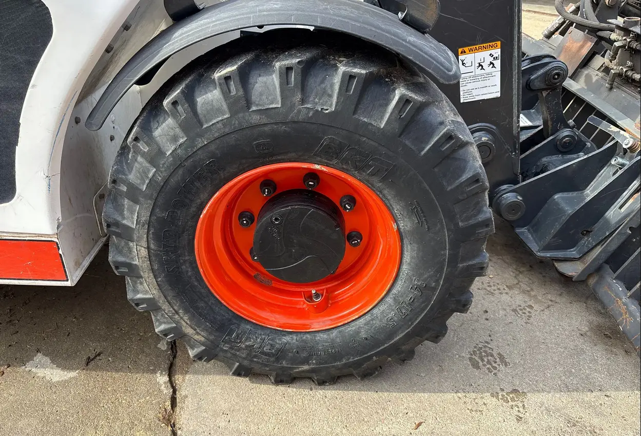 2016 Bobcat V417 telehandler