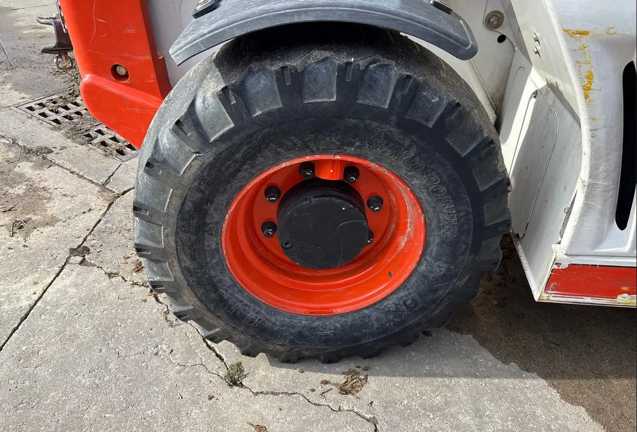 2016 Bobcat V417 telehandler