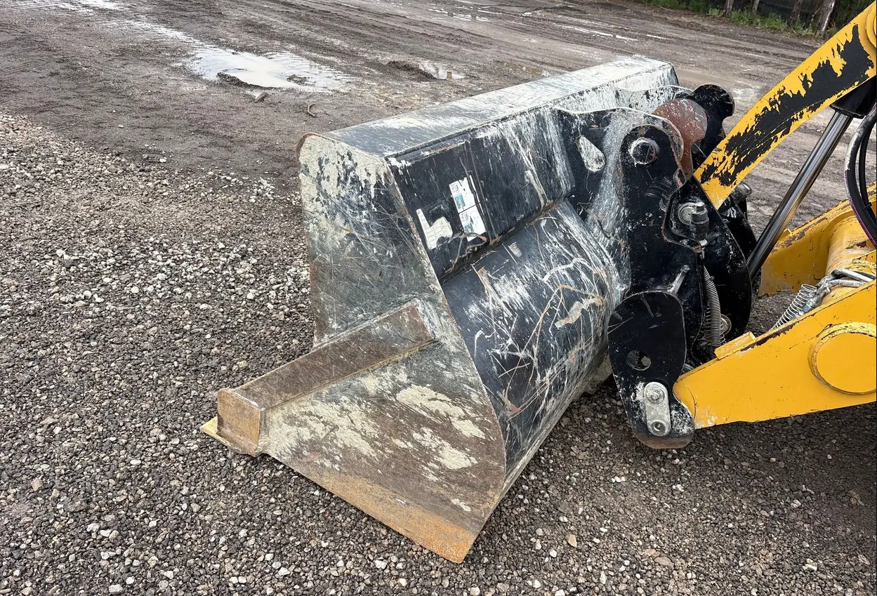 2022 Caterpillar 420 backhoe