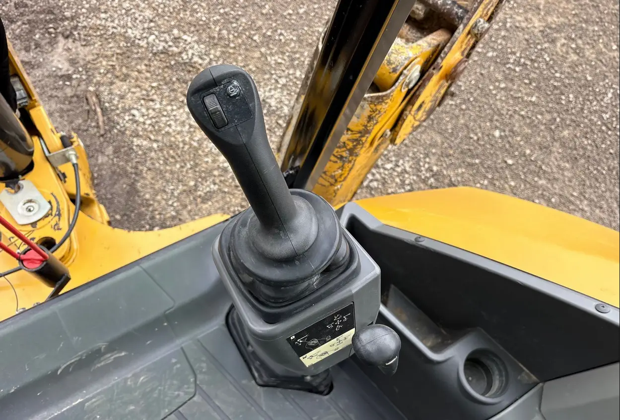 2022 Caterpillar 420 backhoe