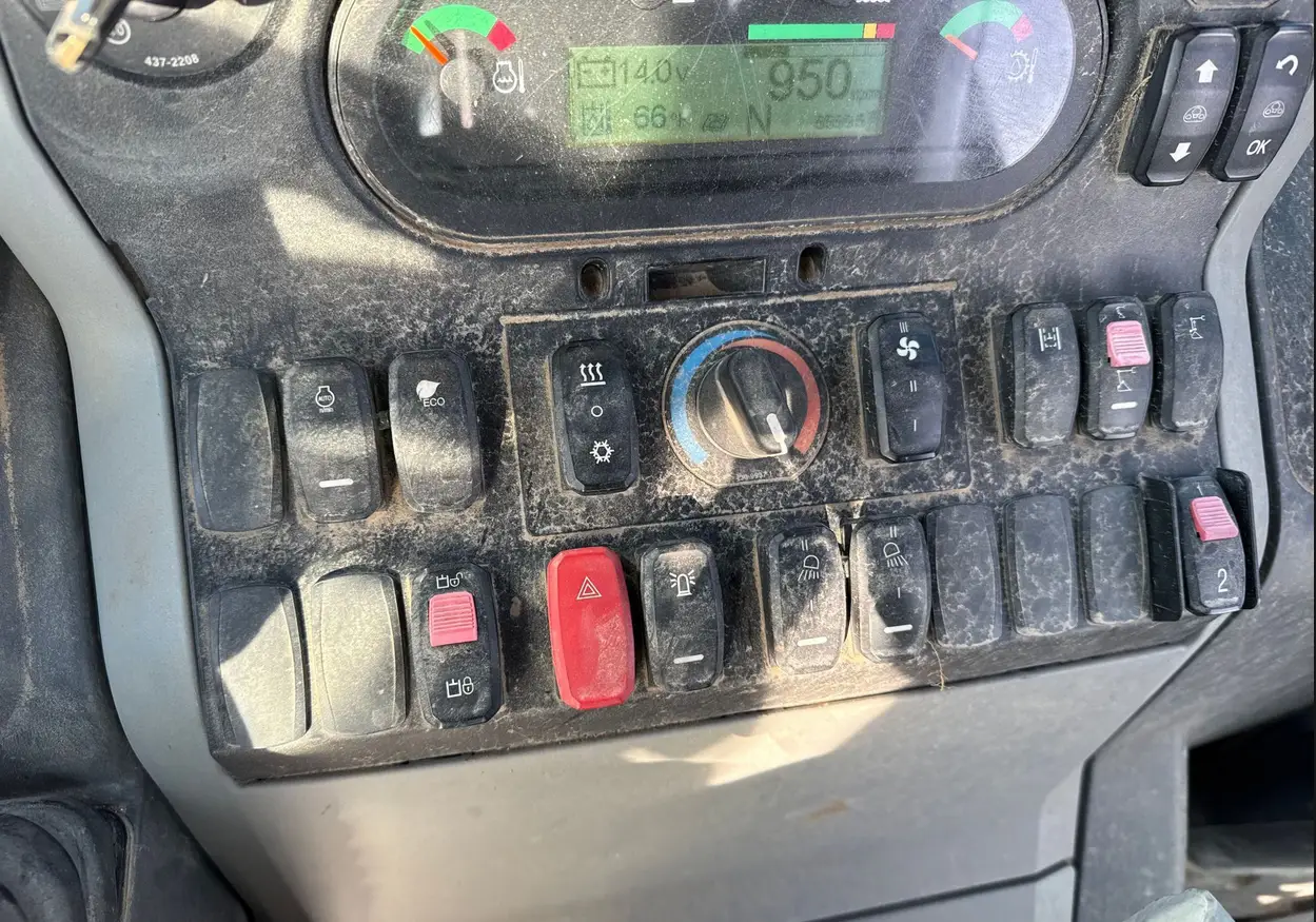 2017 Caterpillar 420F2 IT backhoe