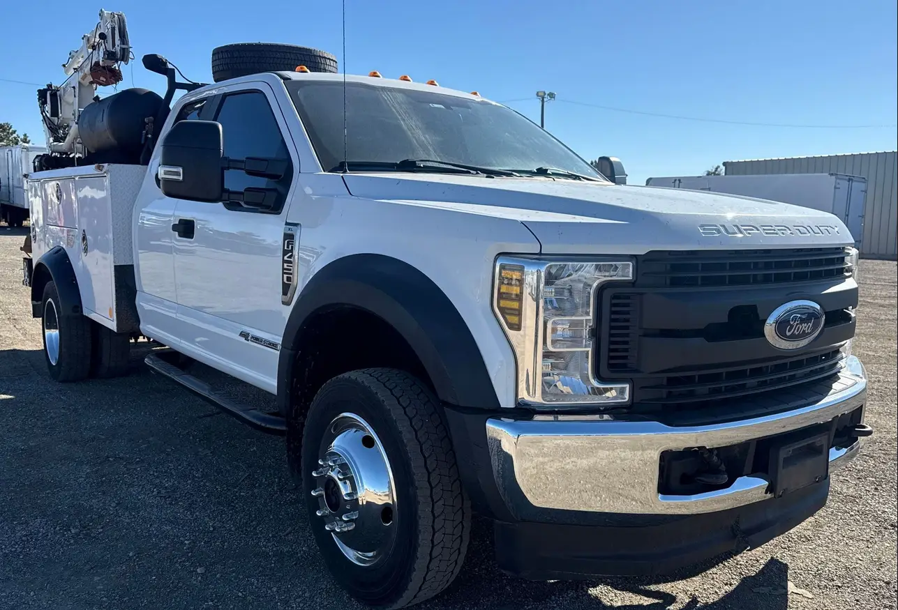 2018 Ford F450 Super Duty XL utility  service truck